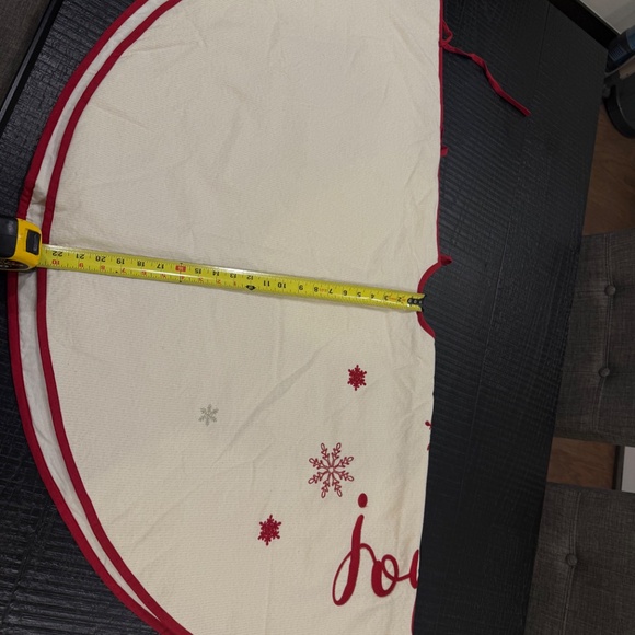 TREE SKIRT - Picture 7 of 8